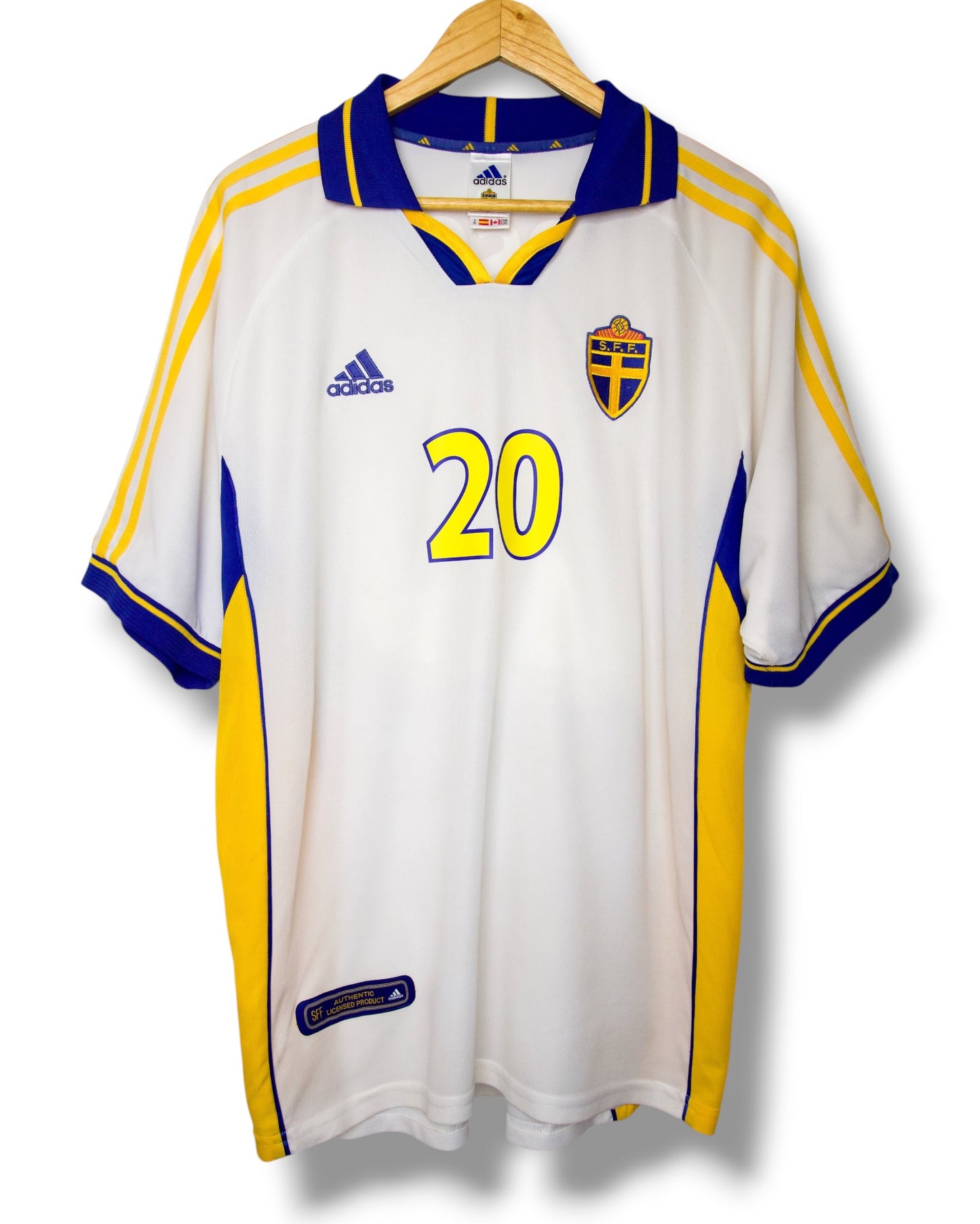 Zweden 2000 Uit Shirt Larsson #20 (XL)
