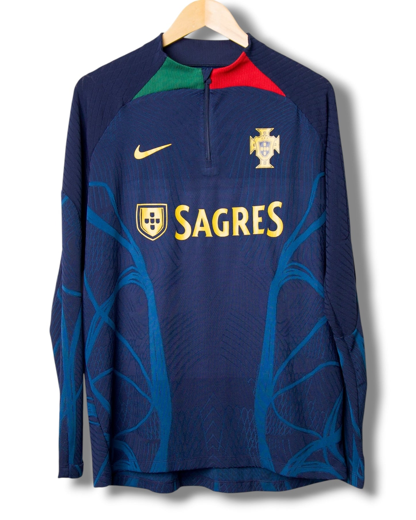 Portugal 2022 1/4 Zip Shirt (L)